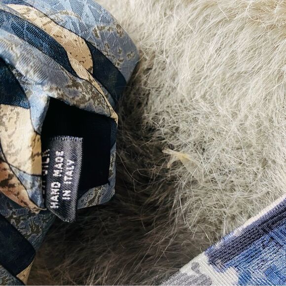 Vintage Silk Neck Tie - Picture 3 of 3